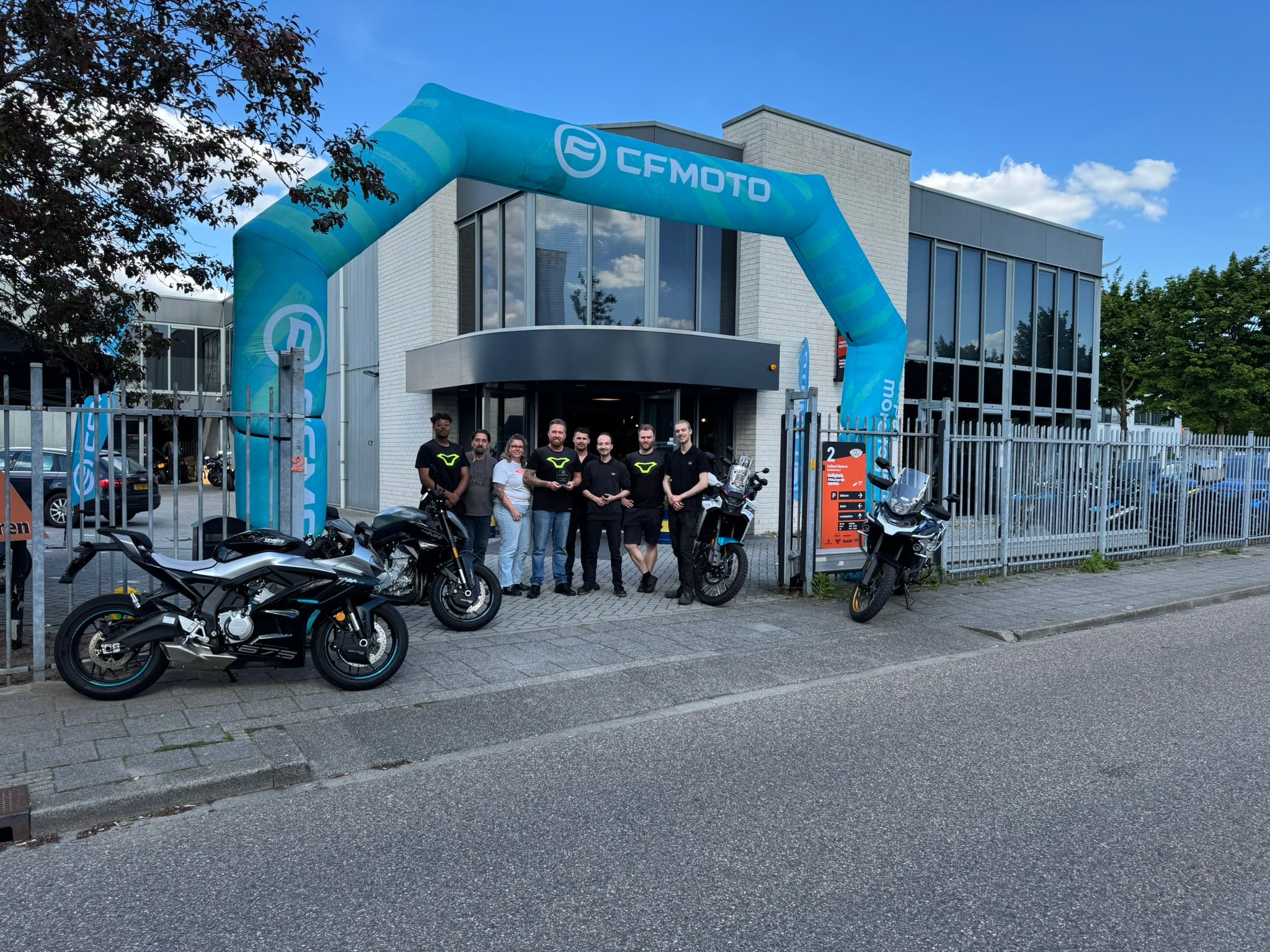 Hofland Motoren uitgeroepen tot CFMOTO Dealer van het Jaar 2024