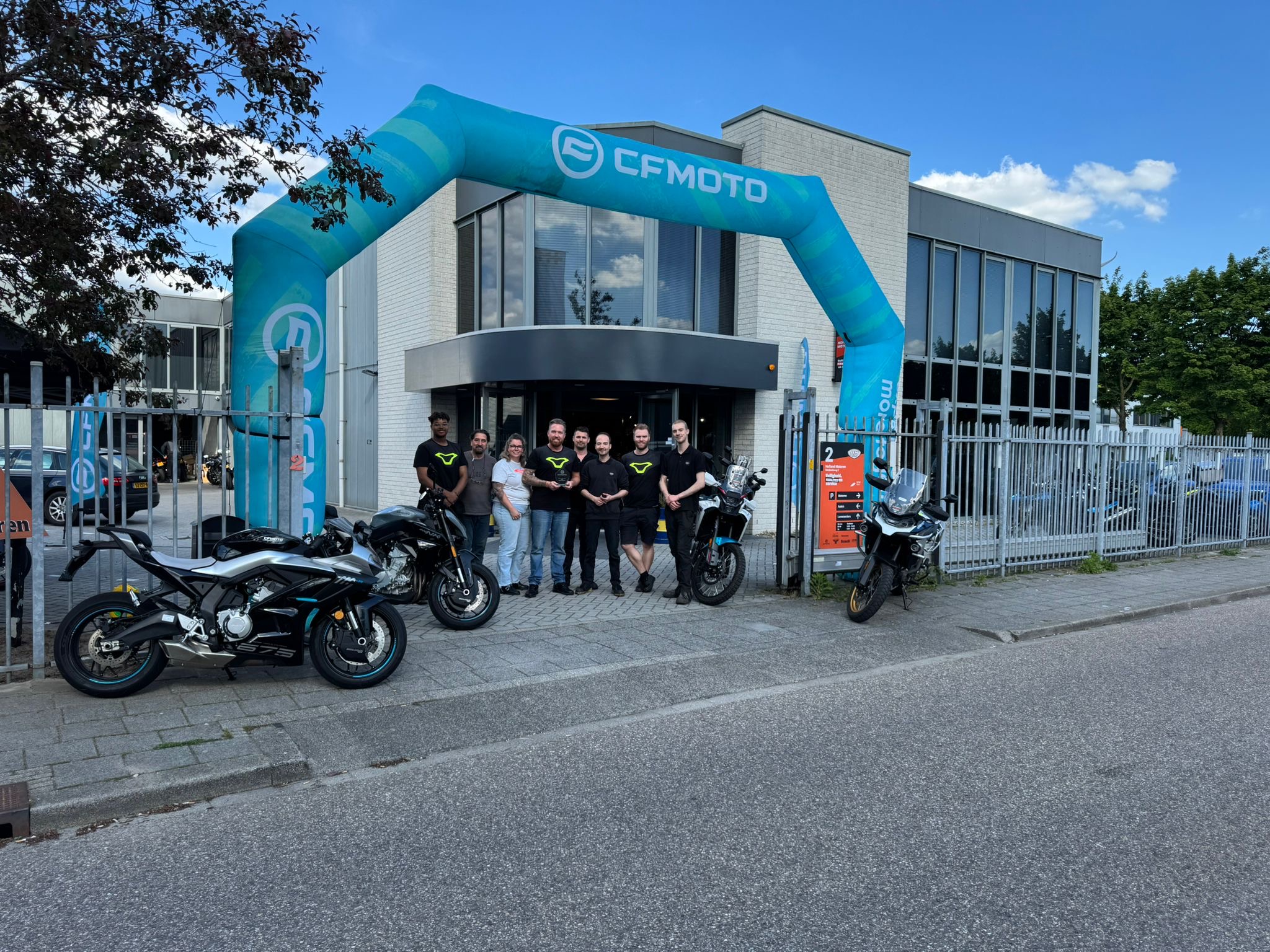 Hofland Motoren uitgeroepen tot CFMOTO Dealer van het Jaar 2024