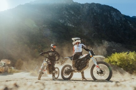 Zakelijk rijden met een elektrische motor in 2026 blijft interessant